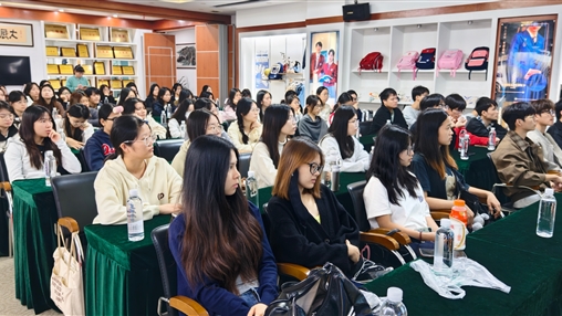 廣西職業(yè)師范學院2023級傳播學專業(yè)學生赴百裕集團開展校外見習活動